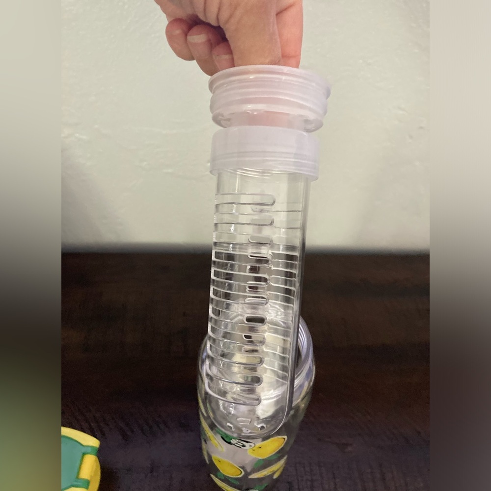 Minnie Mouse Infused Water bottle - Picture 9 of 9